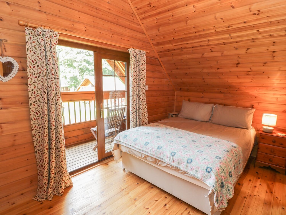 Sunset Lodge 6
