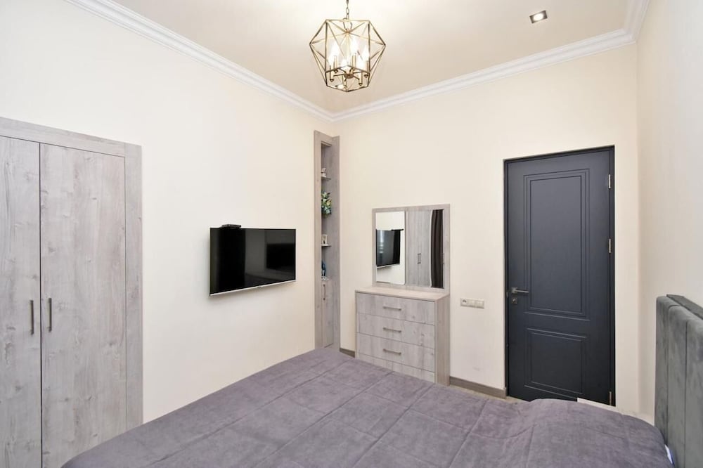 Apartments by Luxe Group AM713