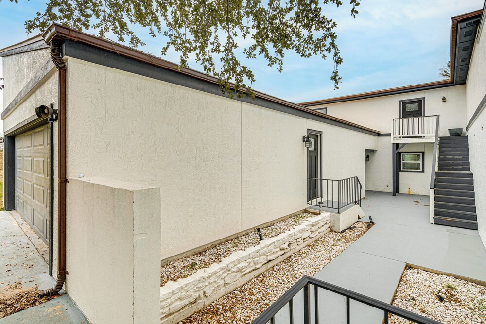 Private Hot Tub & Golf Course Views: Lakeway Gem