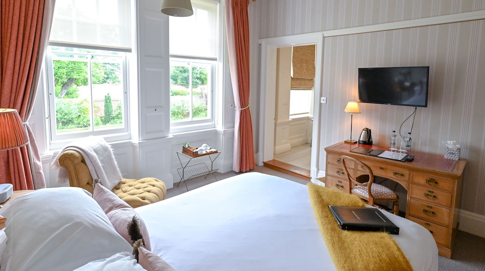 Newmarket Vacations - The Jockey Club Rooms - Property Image 55