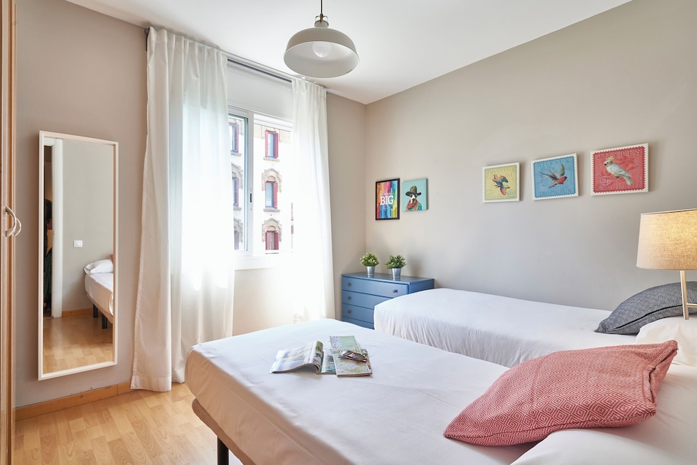 BeBarceloner Eixample Apartments