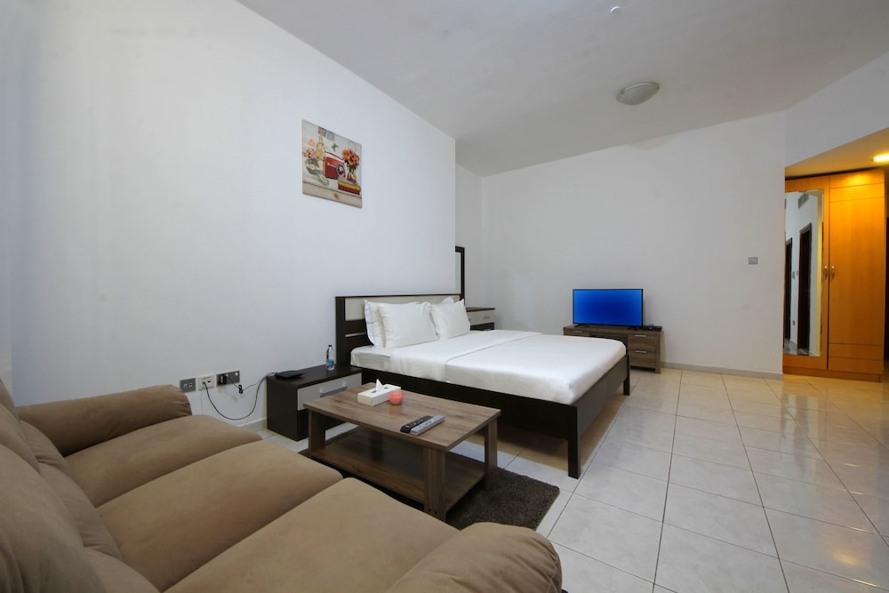 Signature Holiday Homes- Marina Studio