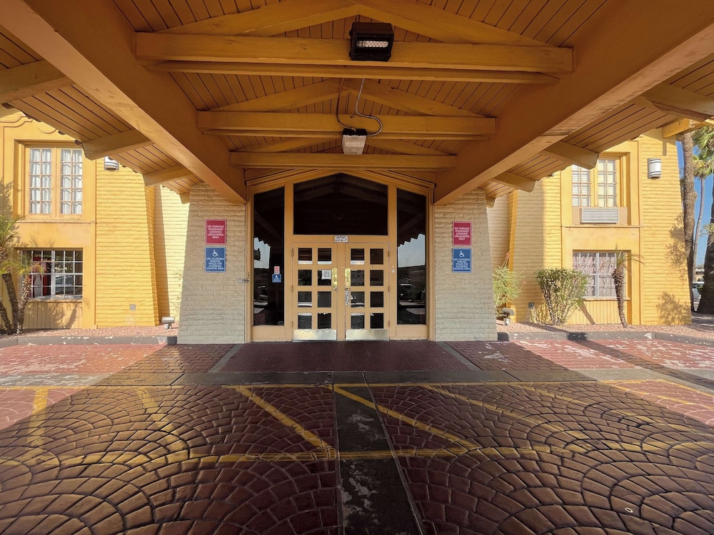 Motel 6 Phoenix, AZ - Midtown