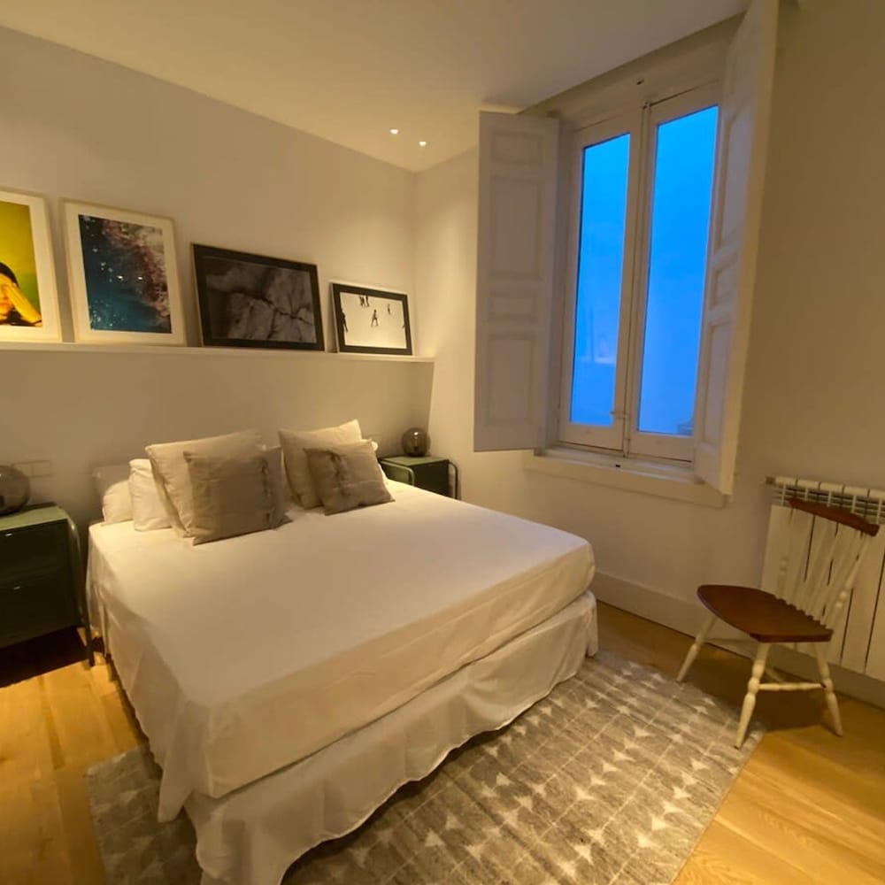 The Pelayo Majestic Luxury 3 Bedroom in Chueca
