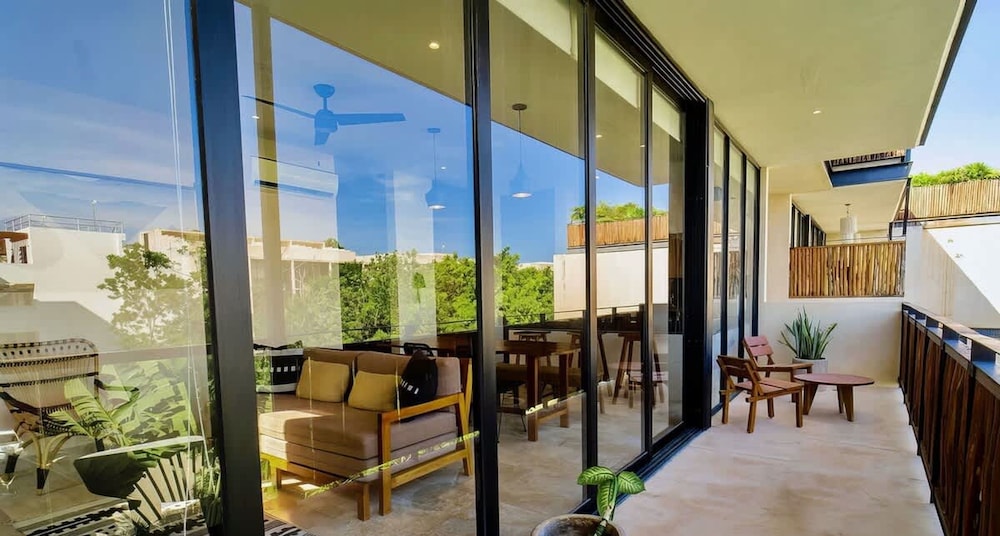 2 Br Prime Location Amazing Rooftop Pool