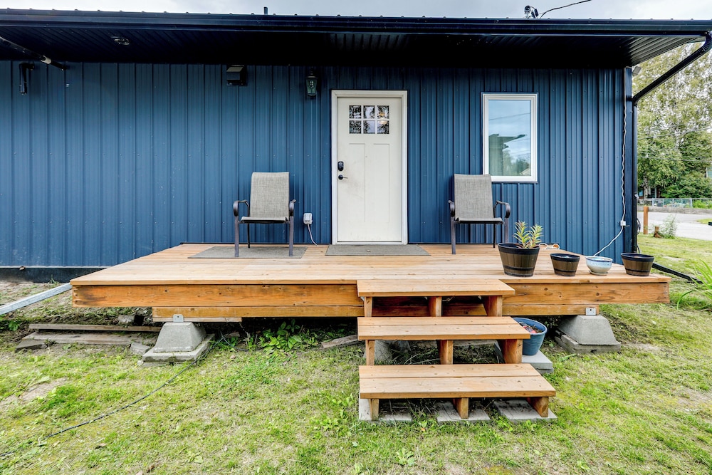 Walk to Dtwn: Dog-friendly Retreat in Fairbanks!