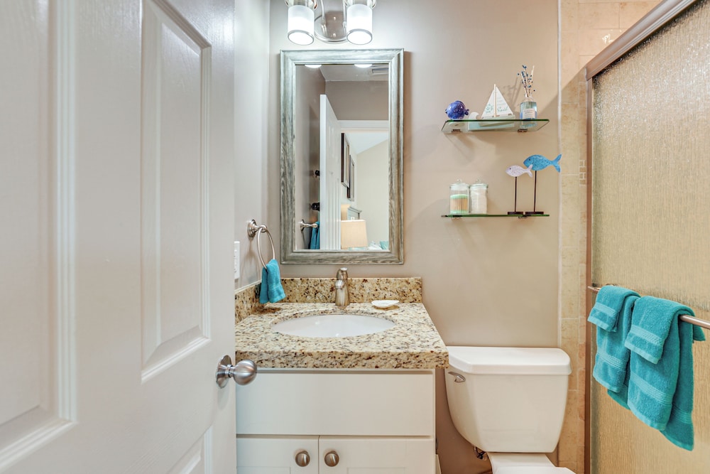 Oceanfront Duck Key Villa: 2 Marinas Steps Away!