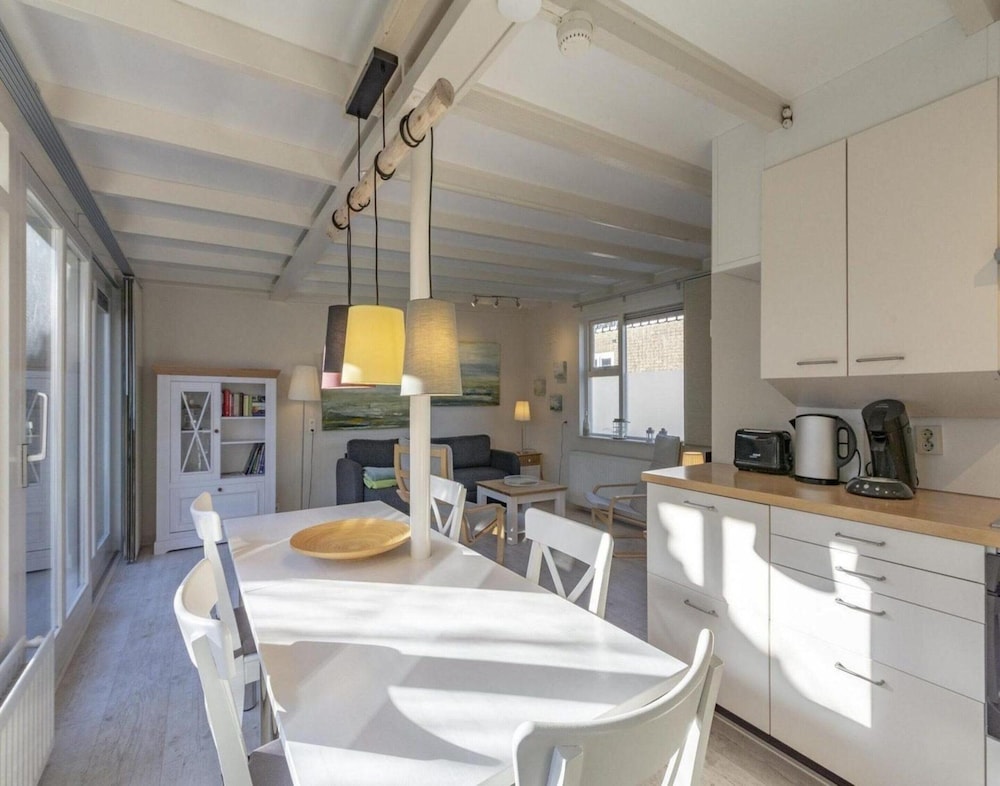 Nice Bungalow Near Beach for 5 Guest