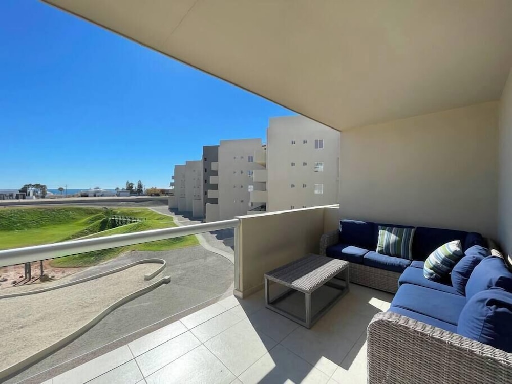 Modern Ocean View Condo With Pools Gym