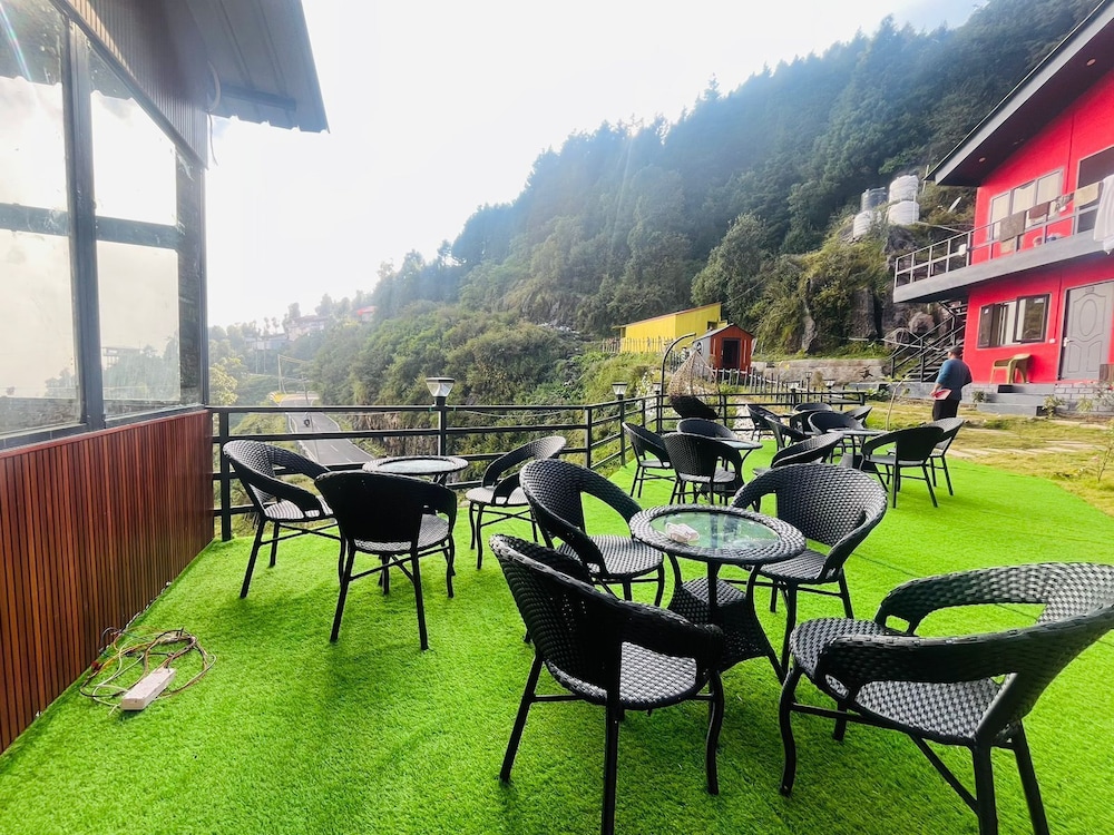 Juststay Paradise