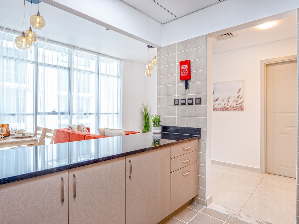 Easygo-upgraded 1bdr Polo Residence