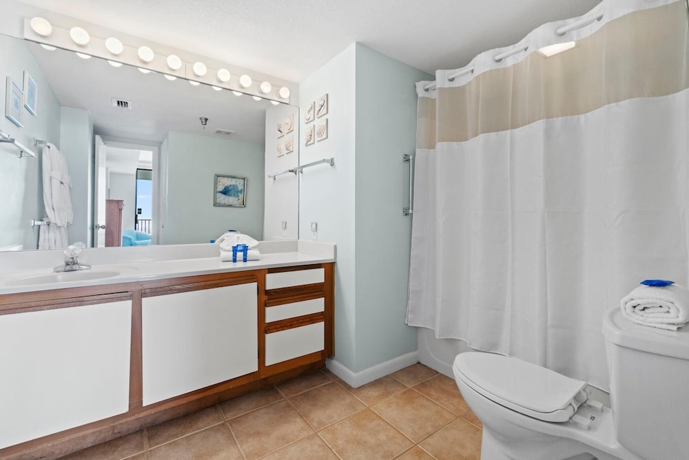 Romar Place 903