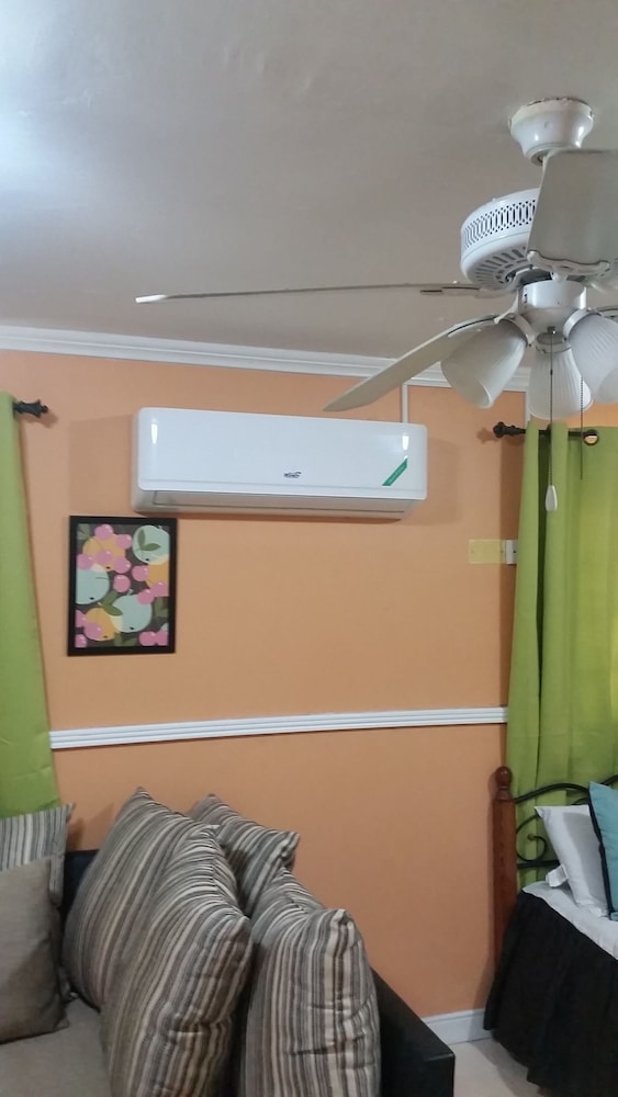 The Oasis at Oaklands Apartment 2