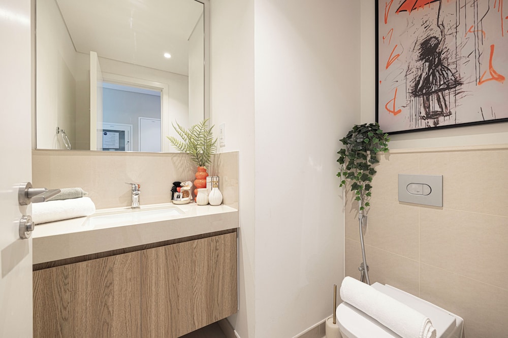 DVH Luxe Retreat 4BR Burj View Apartment