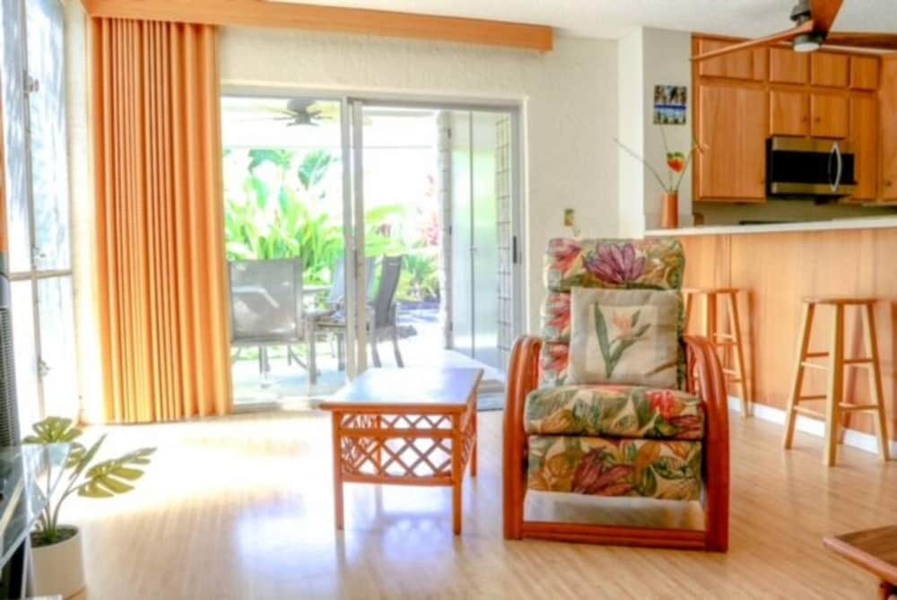 Enjoy the Sunset Ocean Front 1BR Apt-pool On-site
