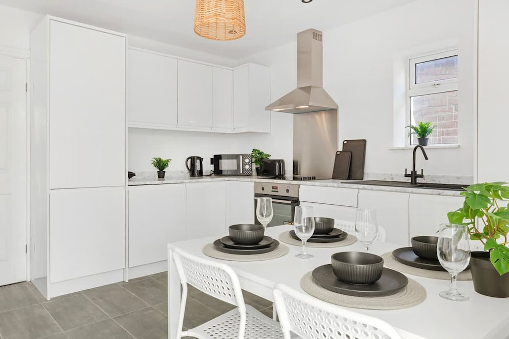 4 Bedrooms - 3 Bathrooms House