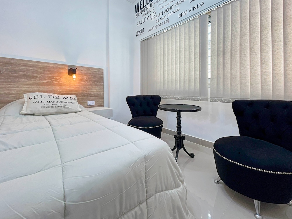 Ayres Suites Moreno