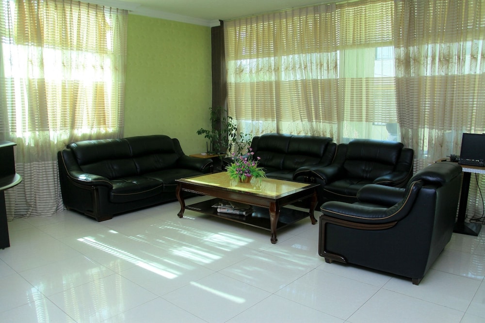 Bnow Hotel