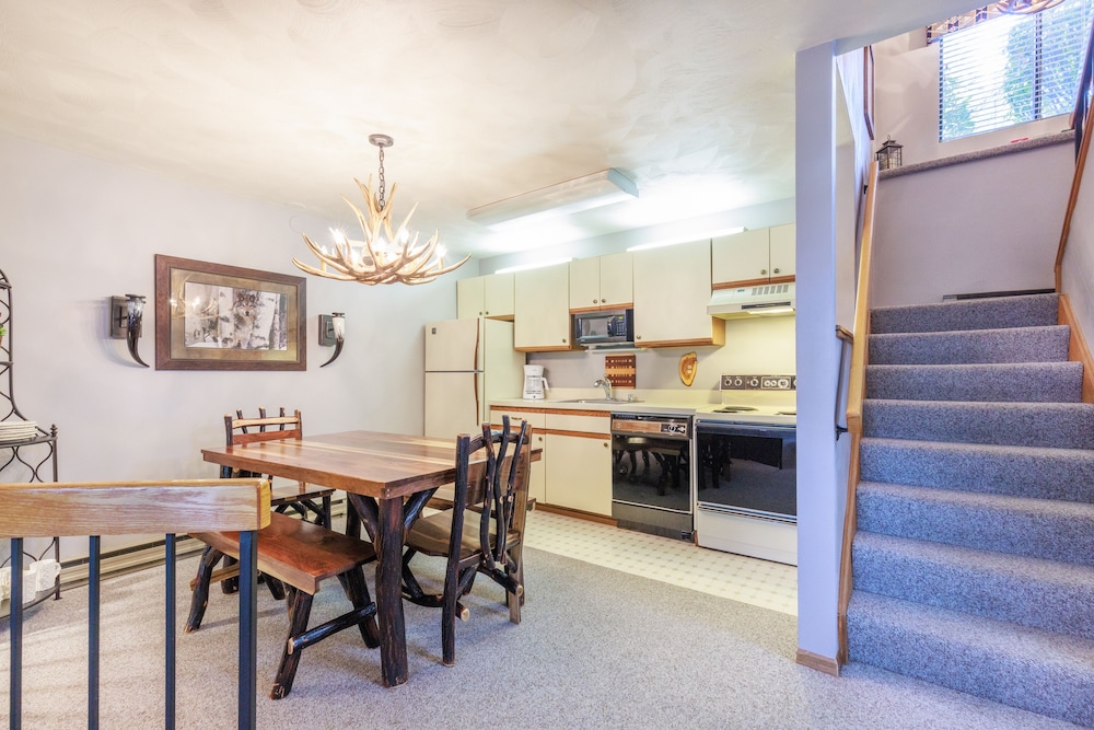 Seven Springs Resort 1br Condo, Shuttle To Slopes! 1 Bedroom Condo view 5