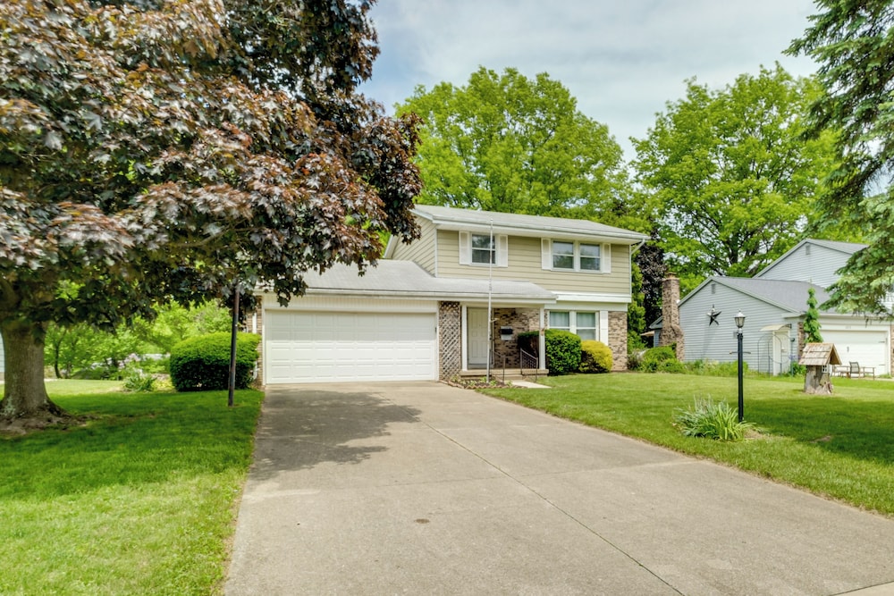 1 Mi to Freer Field: Ashland Home w/ Yard!