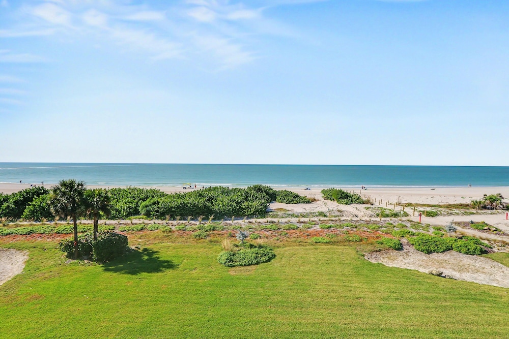 Land's End 9-402 Beach Front - Premier