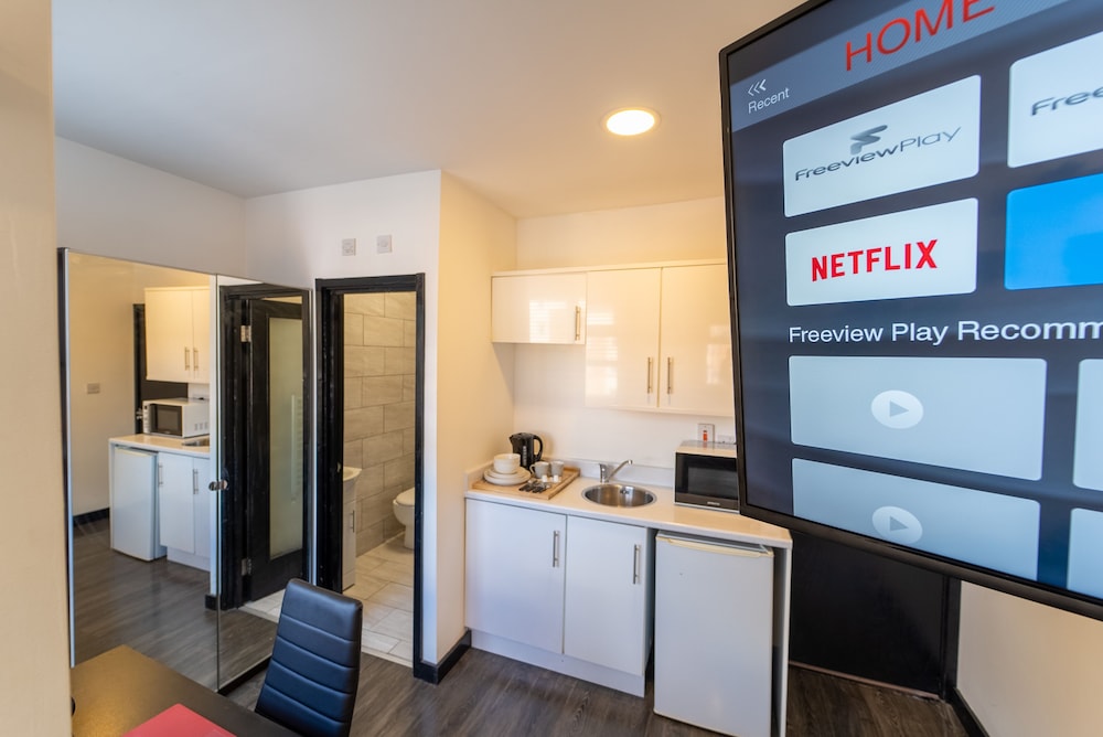 Cosy Studio Close to University of Birmingham view 4