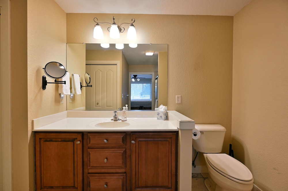 Unit 701 5 Bd 3 Ba 5 Bedroom Condo by RedAwning