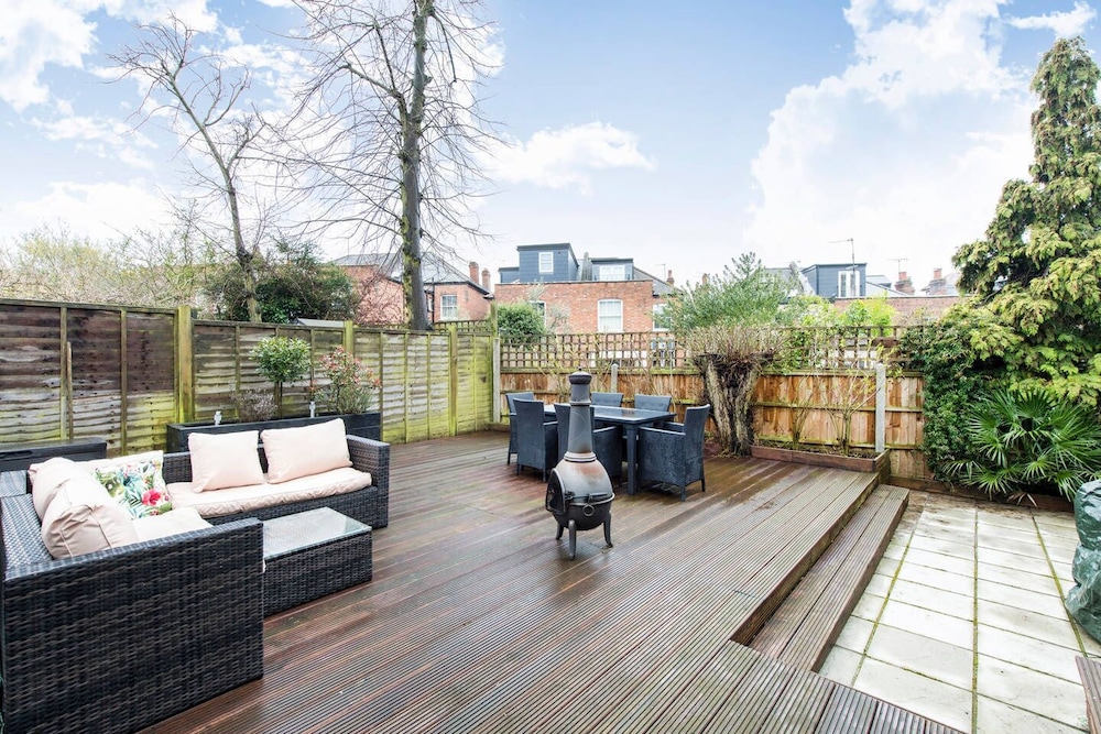 outdoor bbq area