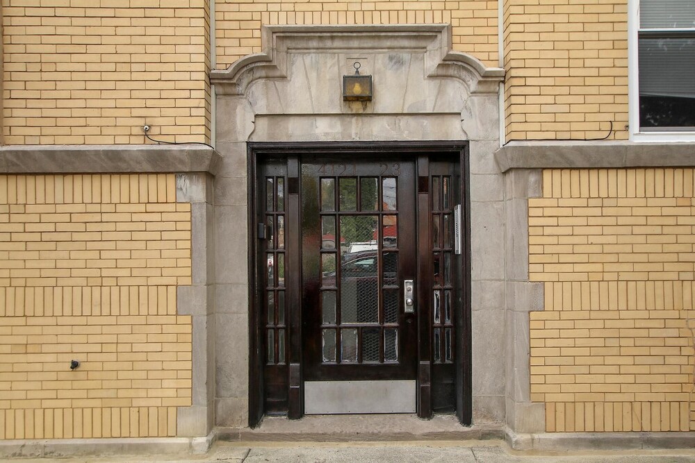 Charming 1BR in Old Irving - Cullom B3