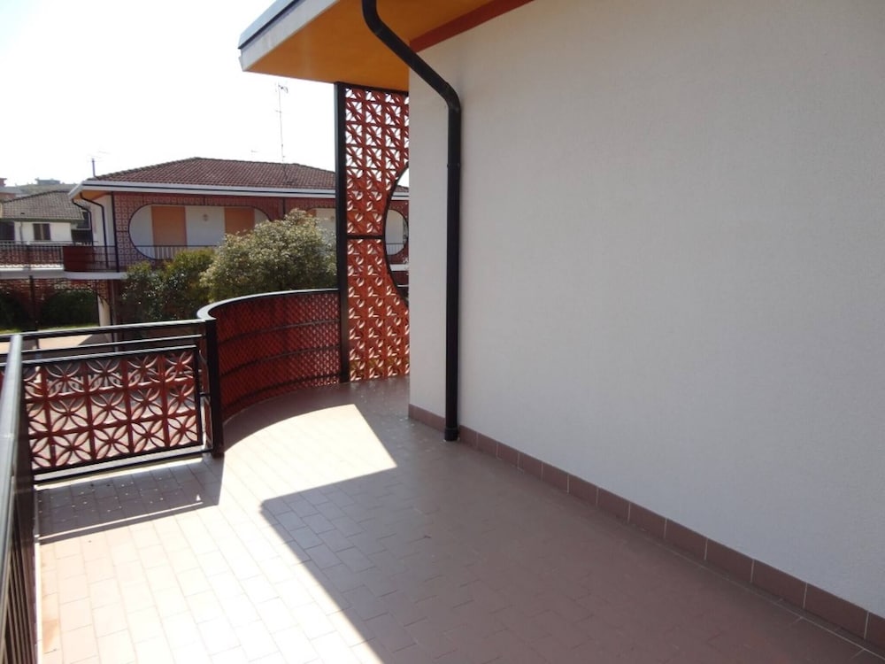 Beautiful Villa for 8 People With Pool by Beahost Rentals