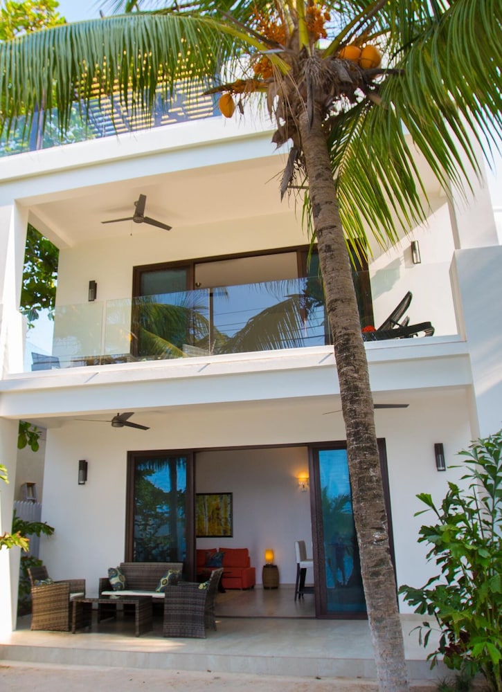Bella Luna Beach House #227473