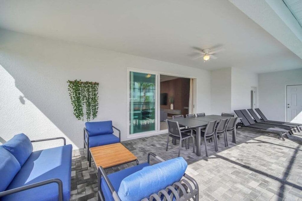Everyone's Family Fun Home, Slides In Kids Rooms 10 Bedroom Villa