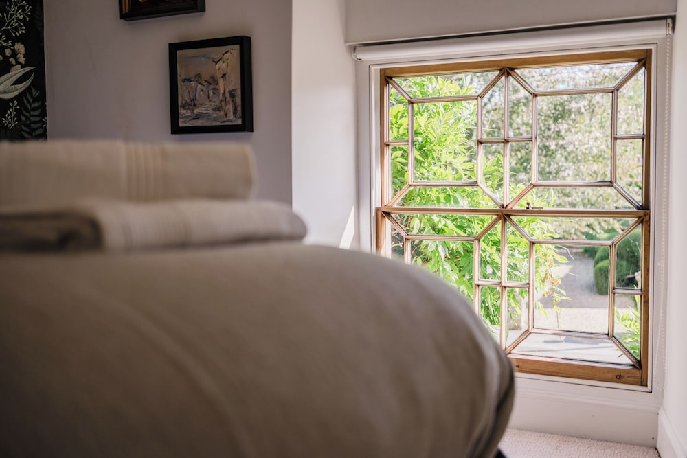 Historic 3 BD Cottage in the Cotswolds