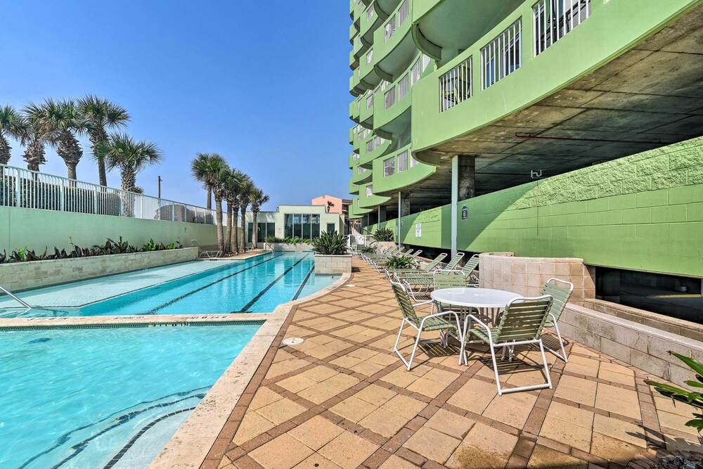 Walk to Galveston Beach: Family Condo w/ Pool