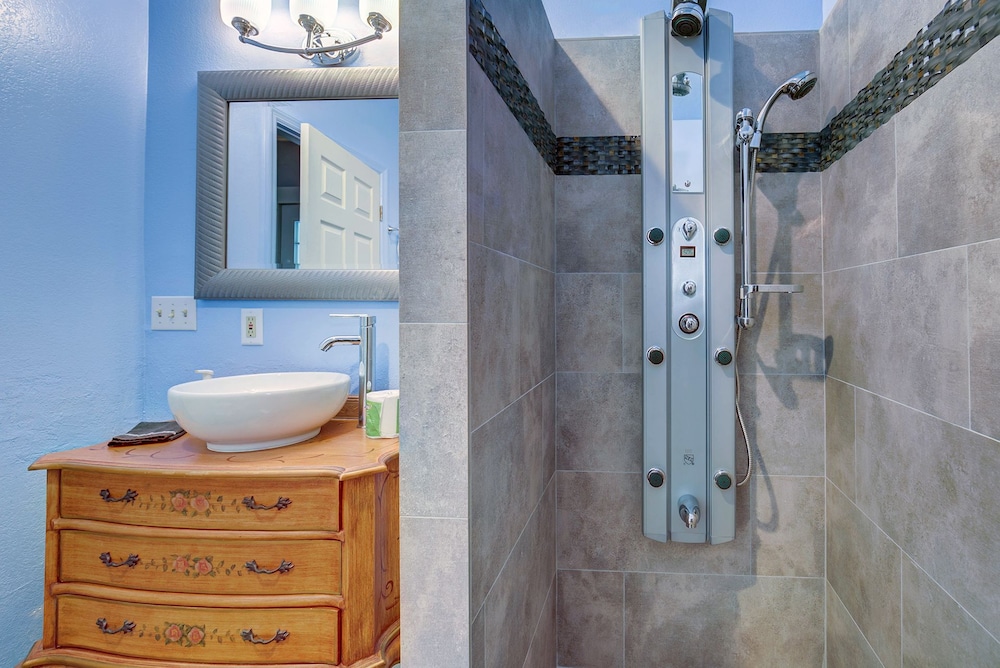 Ashland Vacations - Carlisle Garden Suites - Property Image 59