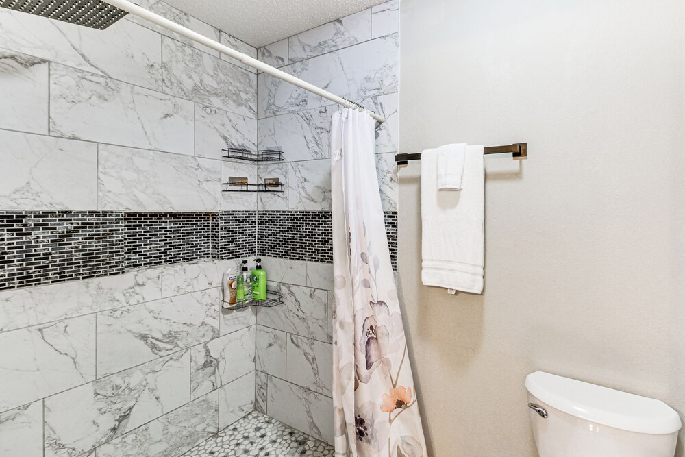 Hot Tub & 2 Recreation Rooms: Spacious Onamia Home