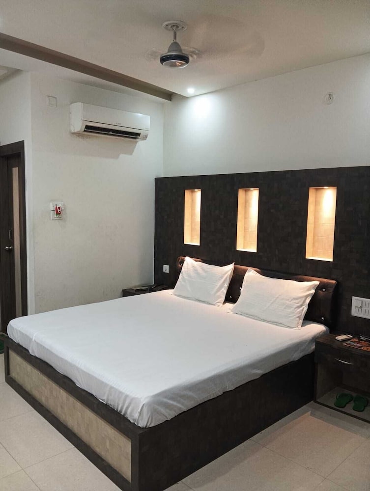 HOTEL ATITHI DWAAR