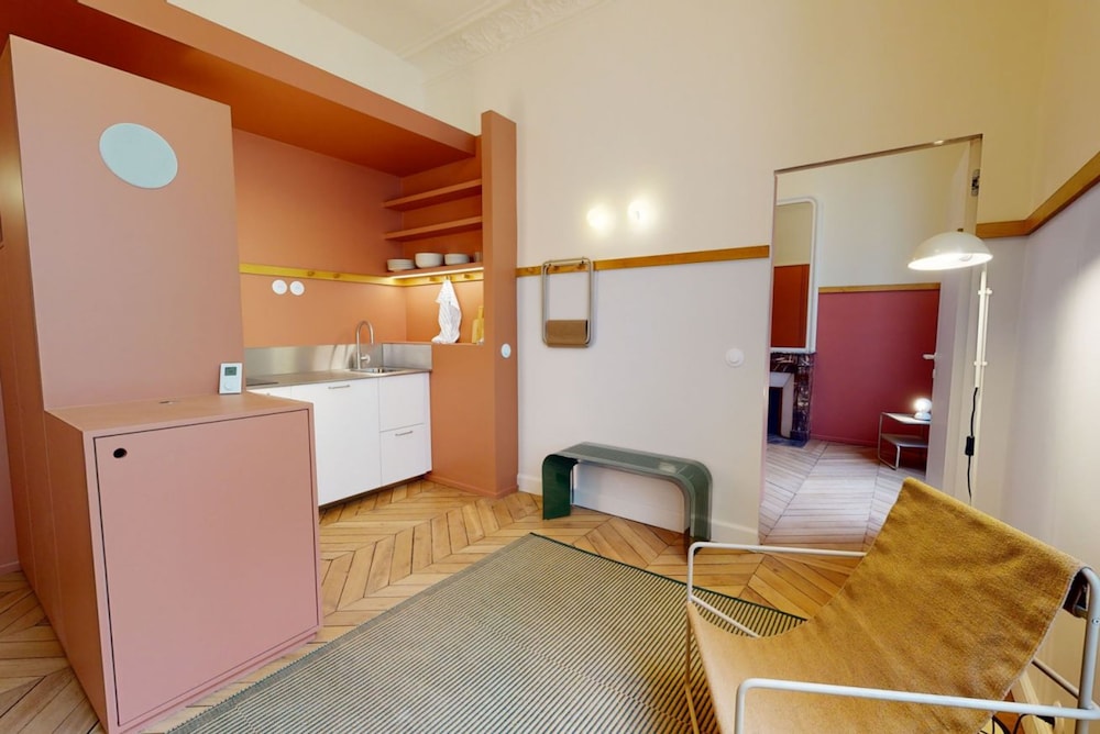 Altido Pleasant 1-bed Flat w Shared Courtyard