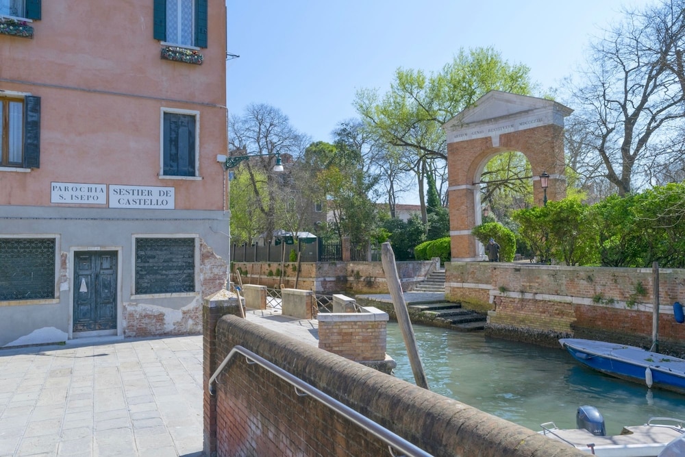 La Prima Ancora