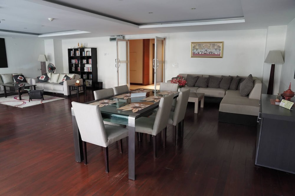 Peaceful and Quiet Apartment on Changklan Road