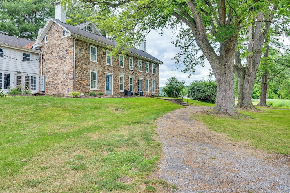 Historic Home on Farm, 15 Mi to Williamsport! view 5