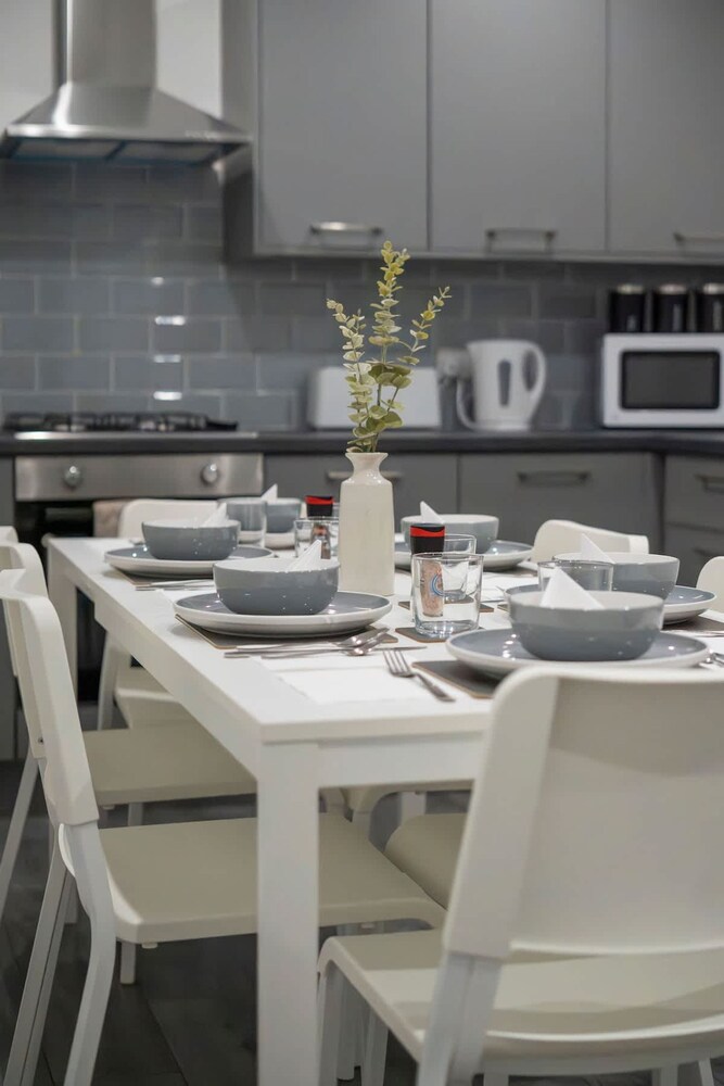 4 Bedrooms-4 Bathrooms House