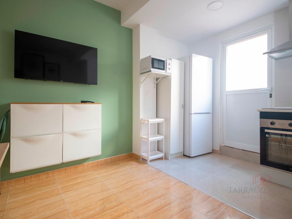 Th08 Apartamento Moderno con Patio Privado