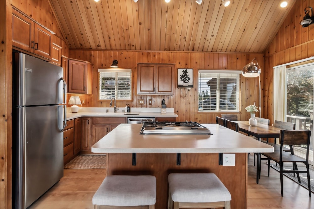 The Volpe Den 3 Bedroom Cabin