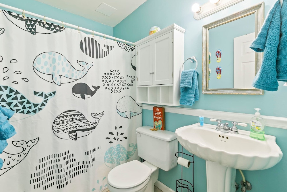 Two 2br Condos Walk to Beach Hangout