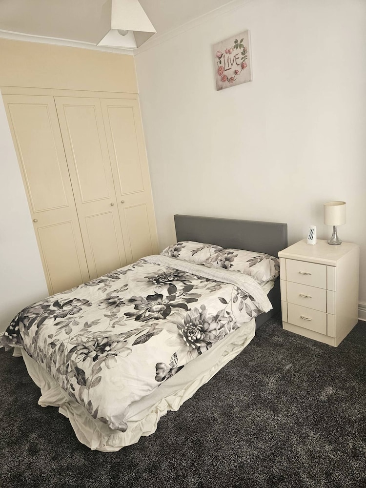 Ad7 Family Guest House