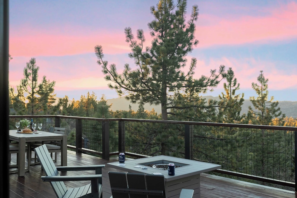 Modern Lodge Near Lake, Village, & Snow Summit Game Room, Decks, Firepit, Views