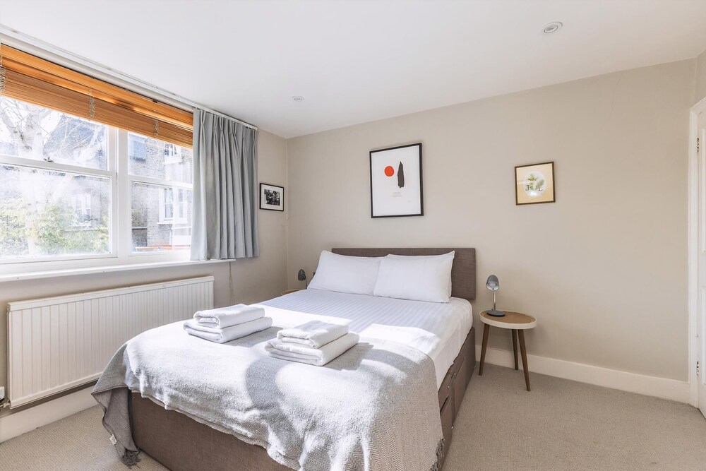 Leafy & Stylish Brixton Retreat