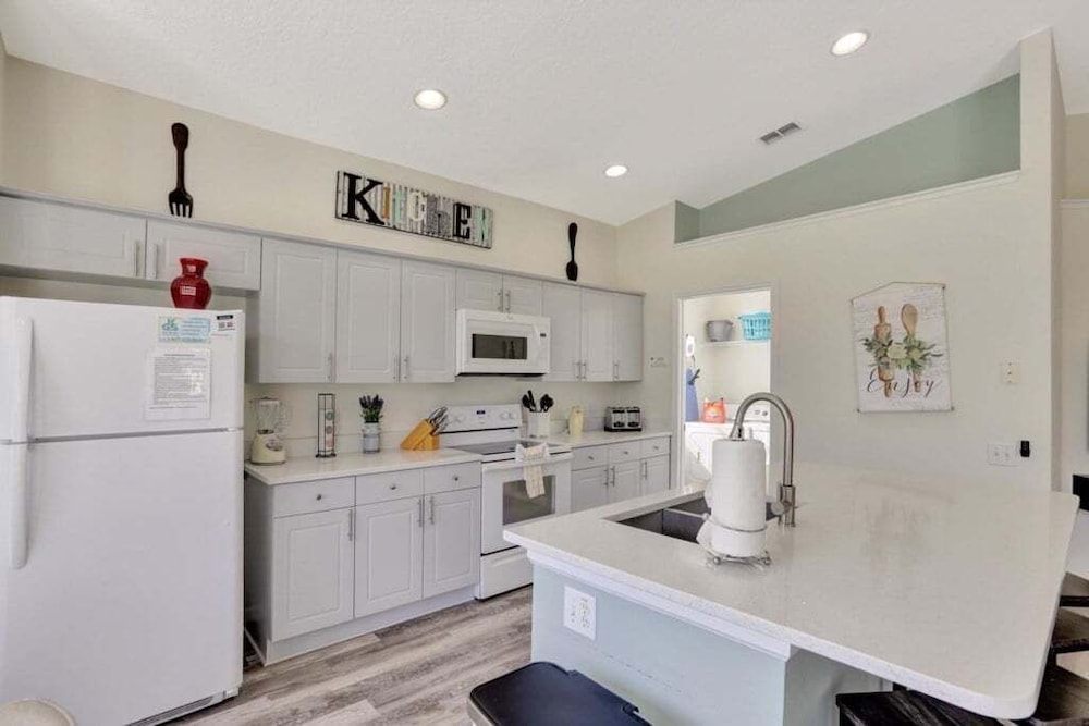 Luxury Windsor Palms Villa W/ Pool Near Disney! 4 Bedroom Villa
