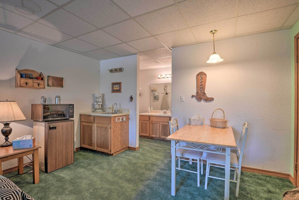 Cozy Branson Townhome 1 Mi to Silver Dollar City! - Property Image 7